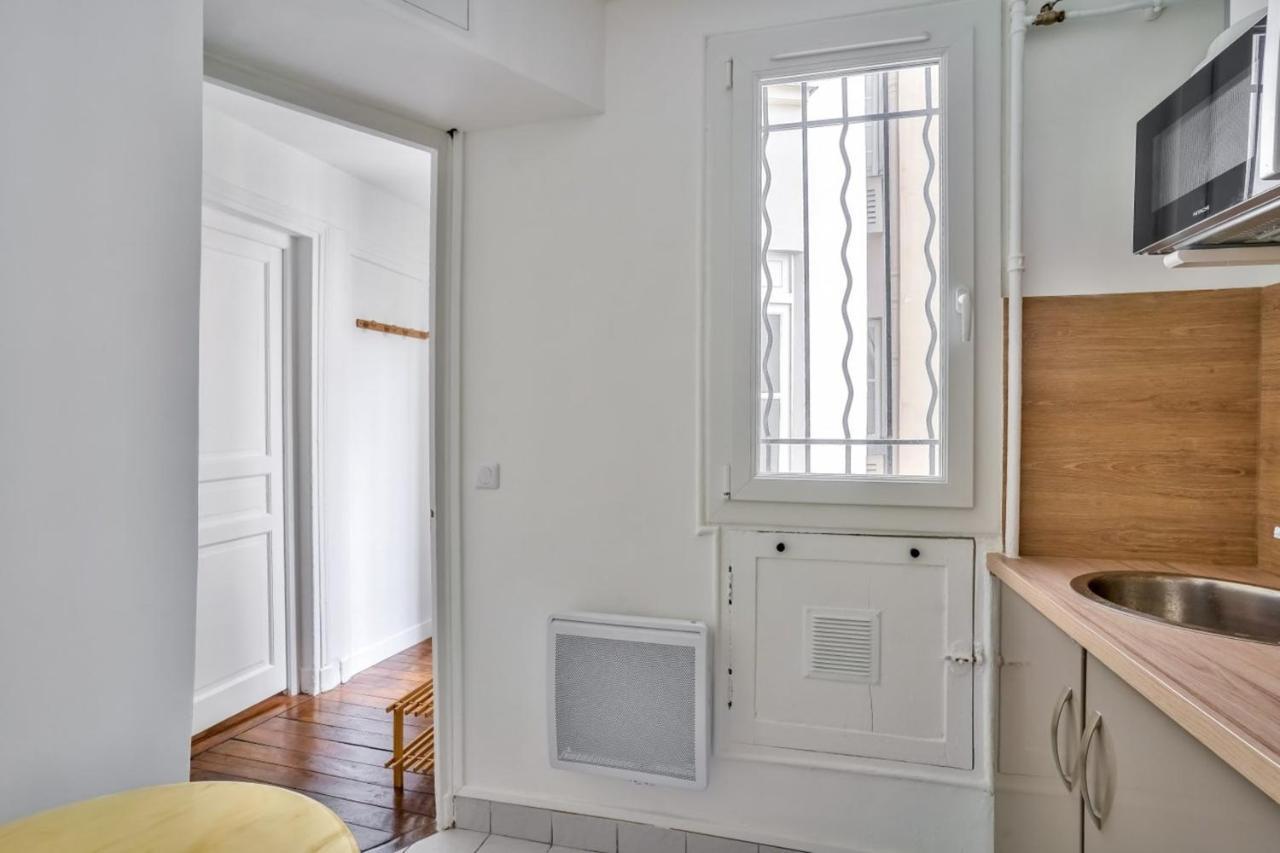 Cosy And Bright Located In 18 * Parigi